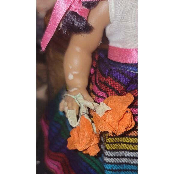 Beautiful Mexican doll‎ in traditional Spanish colorful dress, Blinking eyes, - Picture 12 of 12